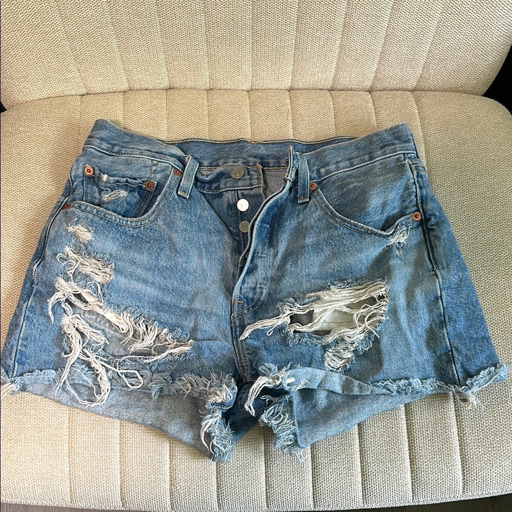 Levi’s 501 size 28 distressed high rise jean shorts